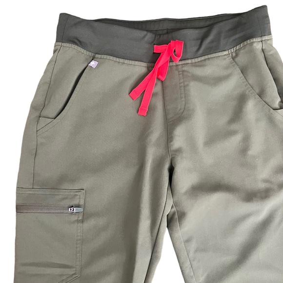 FIGS Limited Edition Zamora Joggers in Dark Olive - SZ S - Picture 4 of 7